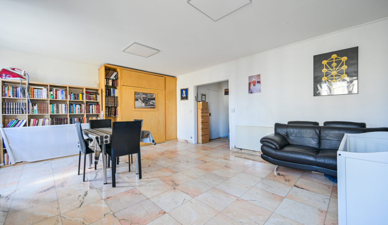 EXCLUSIVITÉ Appartement avec double séjour et une chambre