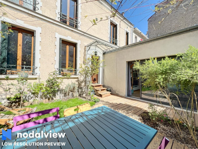 Maison familiale avec jardin privatif   Métro Saint-Ouen (L.