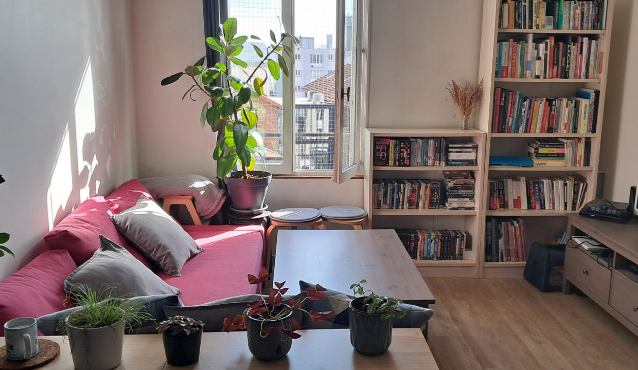 2 PIECES BAS MONTREUIL