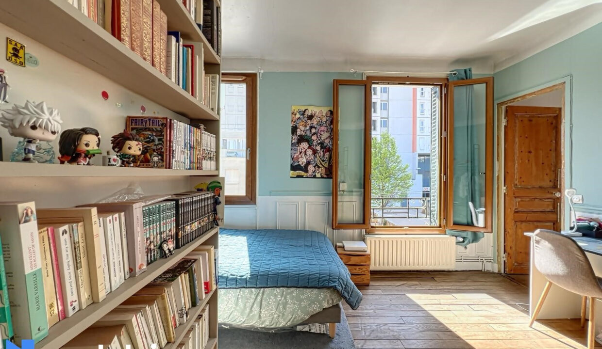 Maison familiale avec jardin privatif   Métro Saint-Ouen (L.