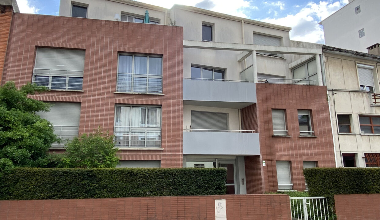 Mairie de Montreuil - Grand studio dans résidence récente et