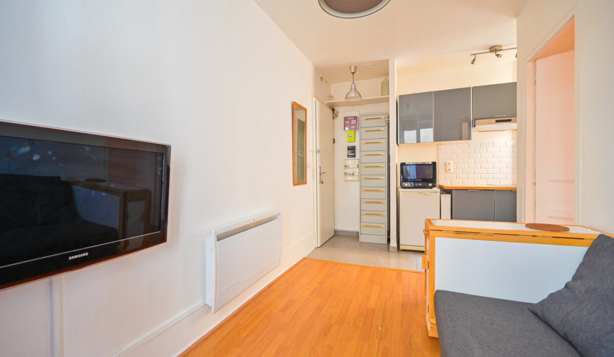 Paris XIème - Mo Charonne (L9) - Immeuble Parisien - Calme -