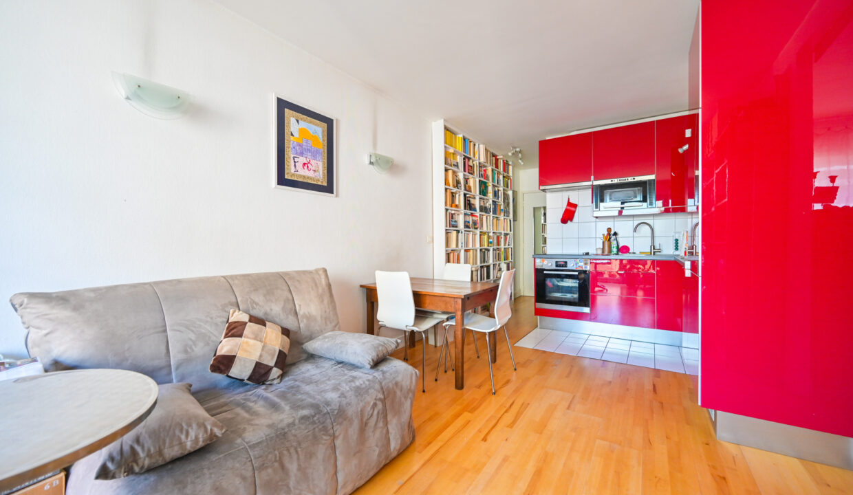 Entre NATION et FAIDHERBE (bien rare dans le secteur) .