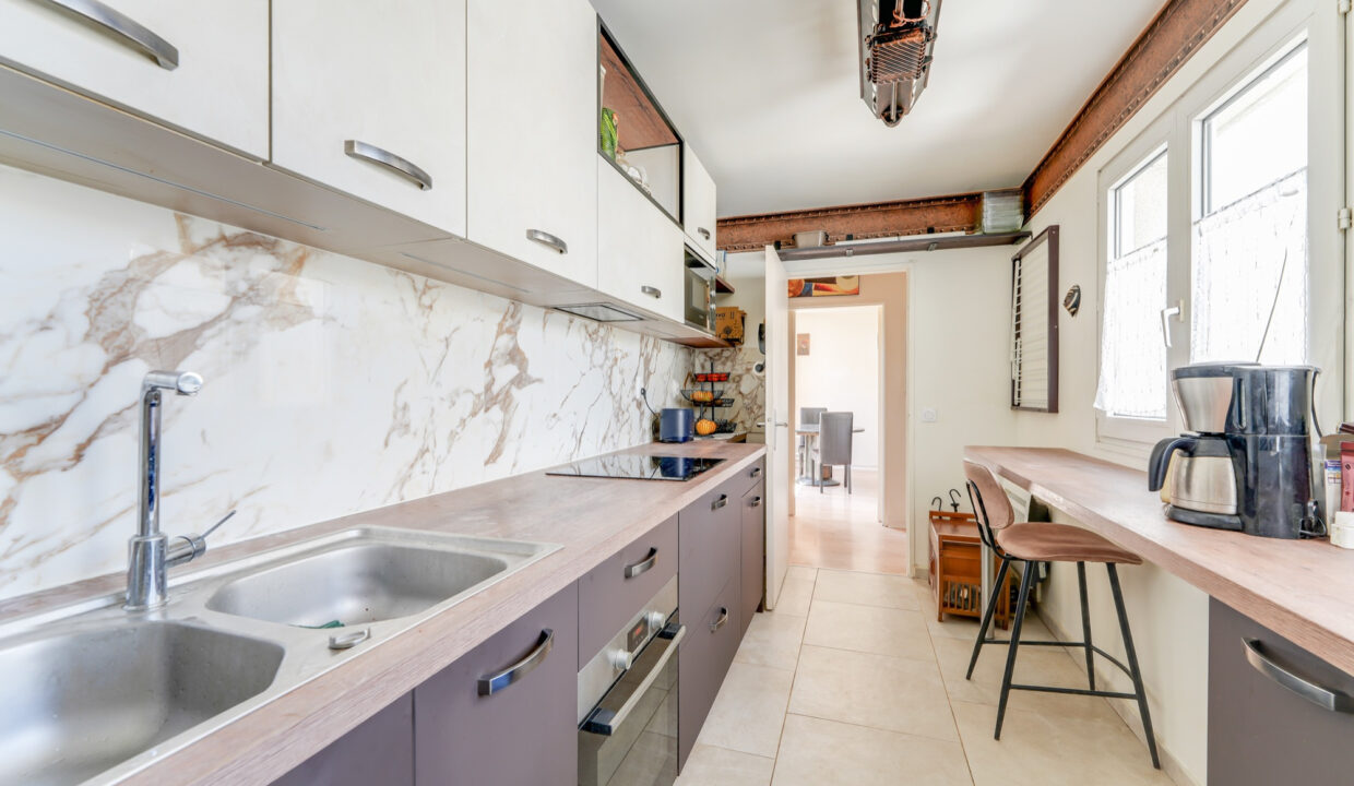 'Avant-Première' : Paris XX-XI - Bd. de Charonne - Mo A. Dum