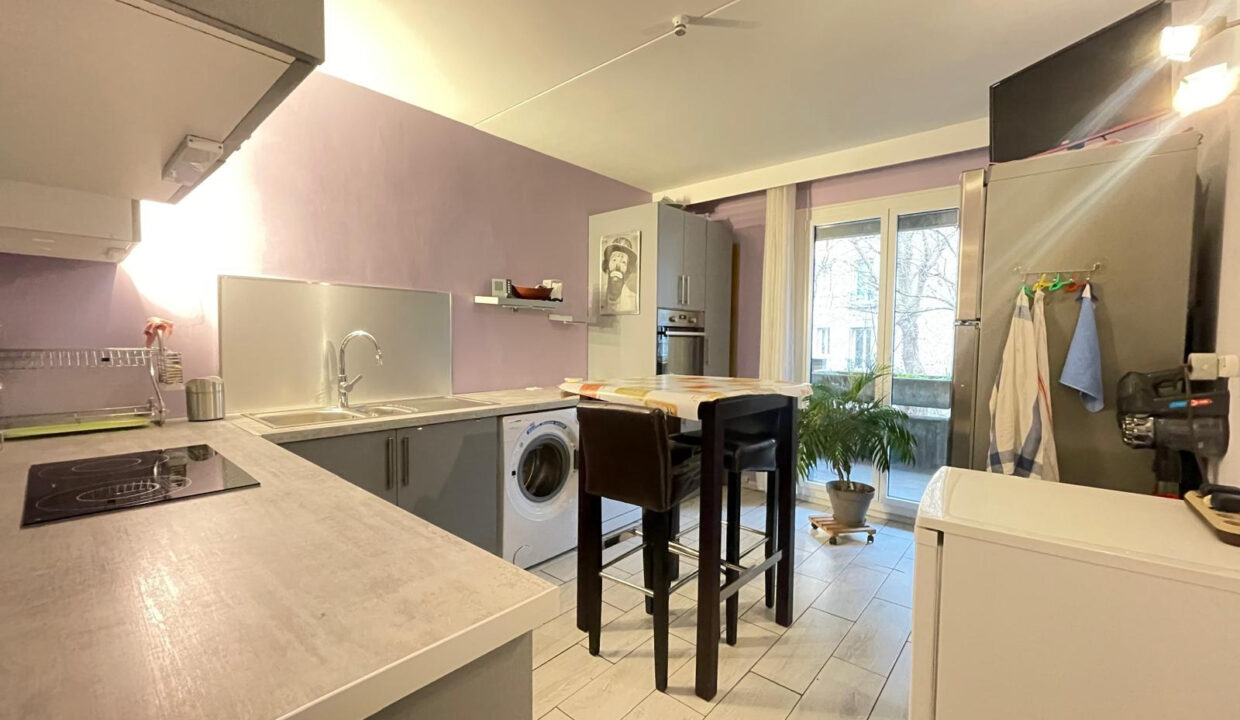 Spacieux 2/3 Piéces avec terrasse- Croix de Chavaux