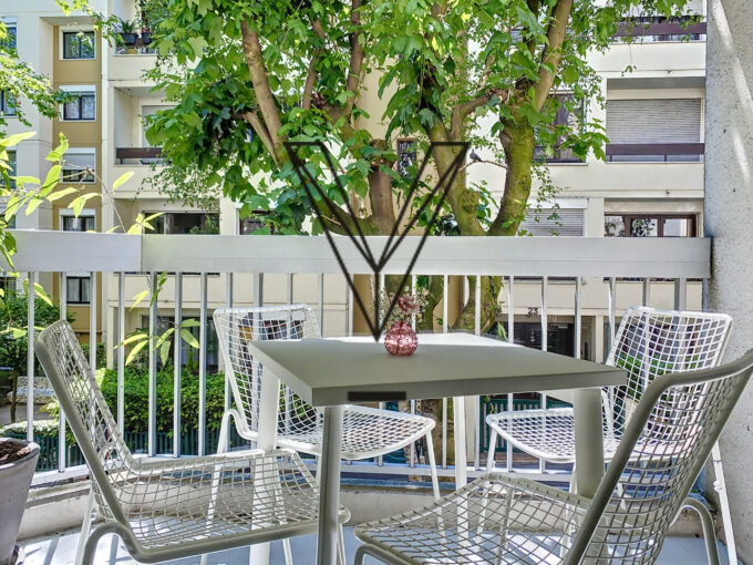 Un coin de campagne avec balcon