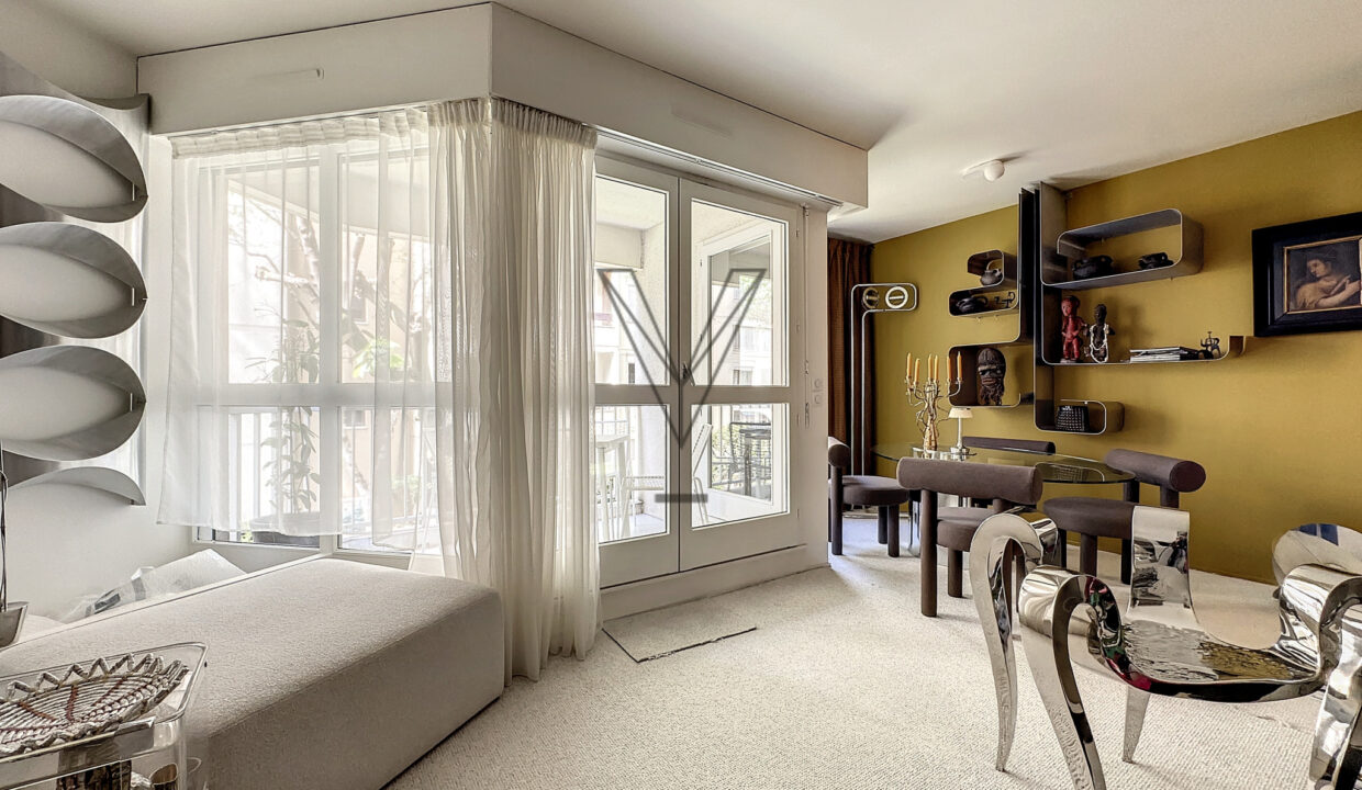 Un coin de campagne avec balcon