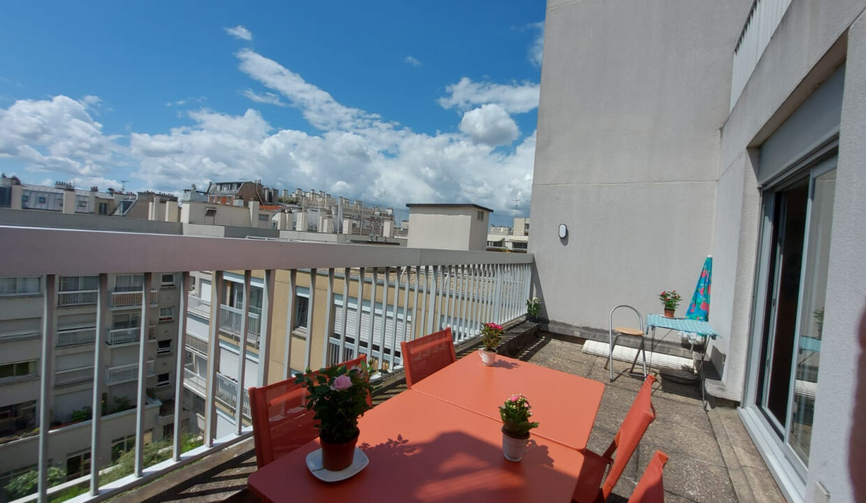 Charmant Studio avec Terrasse et Vue Panoramique - Rue des G