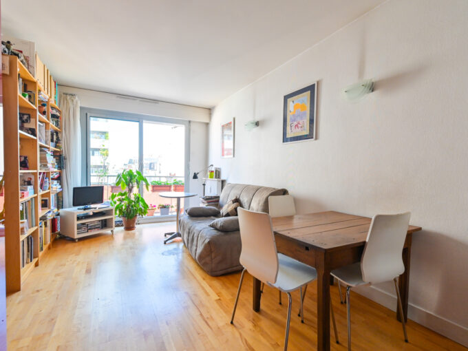 Entre NATION et FAIDHERBE  (bien rare dans le secteur)  .