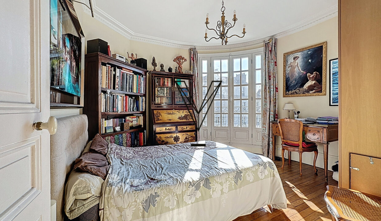 Superbe appartement 3 pièces traversant au 5ème étage avec a