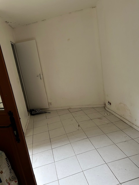 NATION - Dans un immeuble hausmannien.