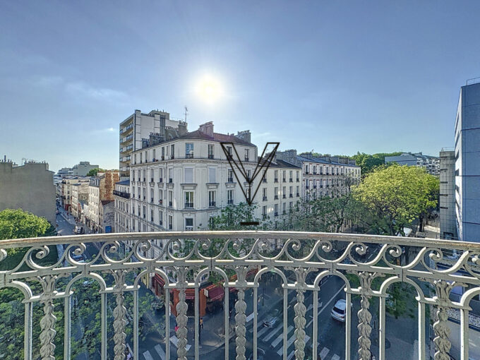 Superbe appartement 3 pièces traversant au 5ème étage avec a