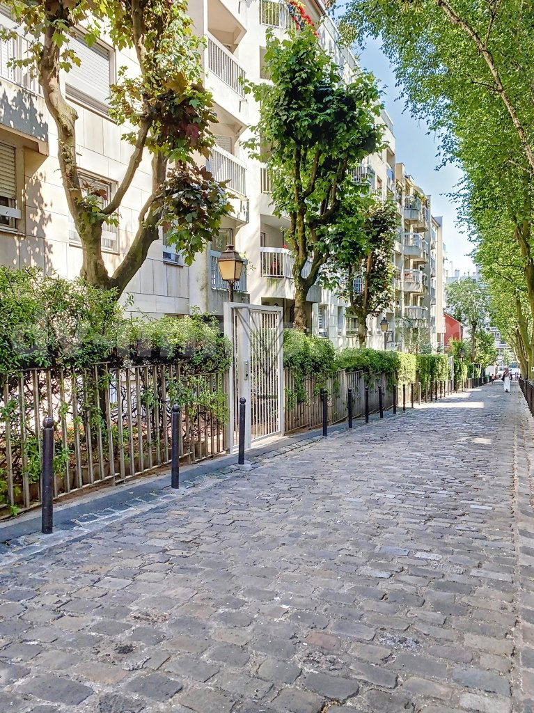 Un coin de campagne avec balcon
