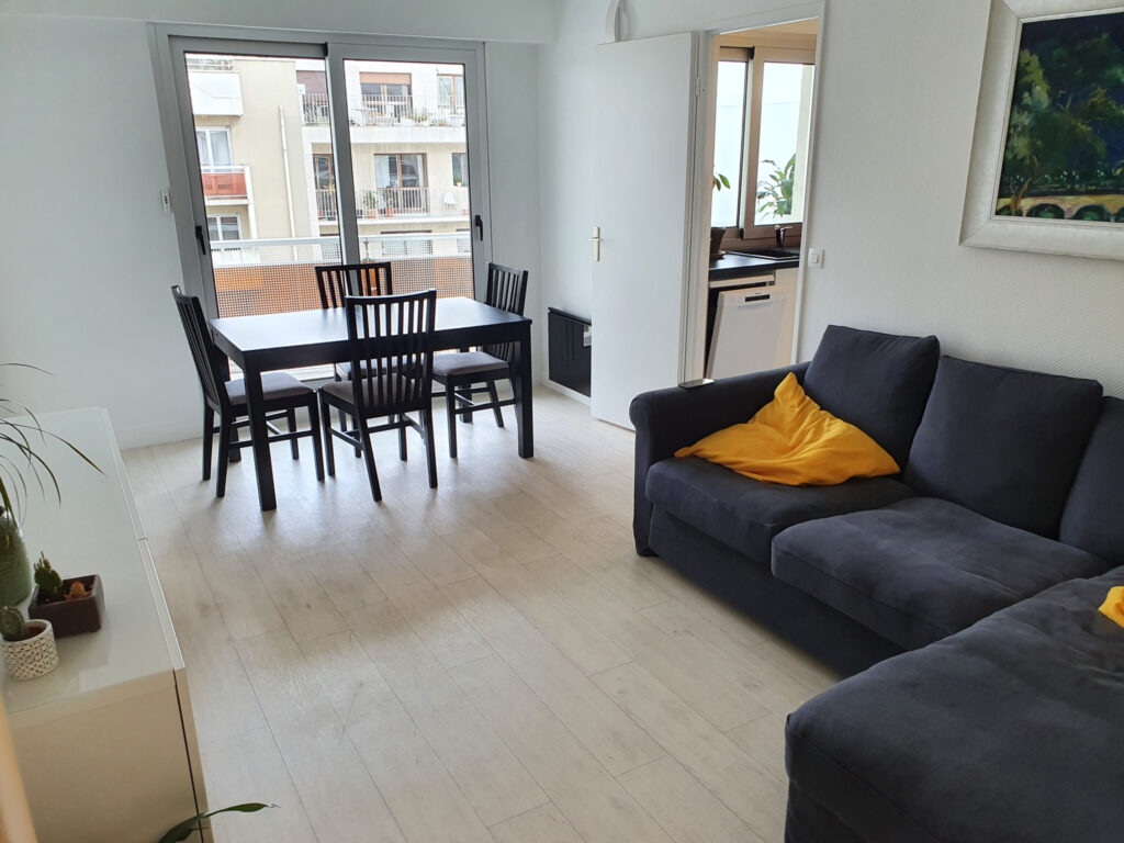 PARIS VII – APPARTEMENT – 41m2 –  DEUX PIECES – TERRASSE