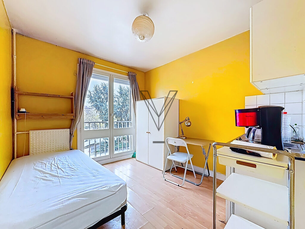 STUDIO – CALME ET LUMINEUX – VUE DÉGAGÉE SANS VIS-À-VIS