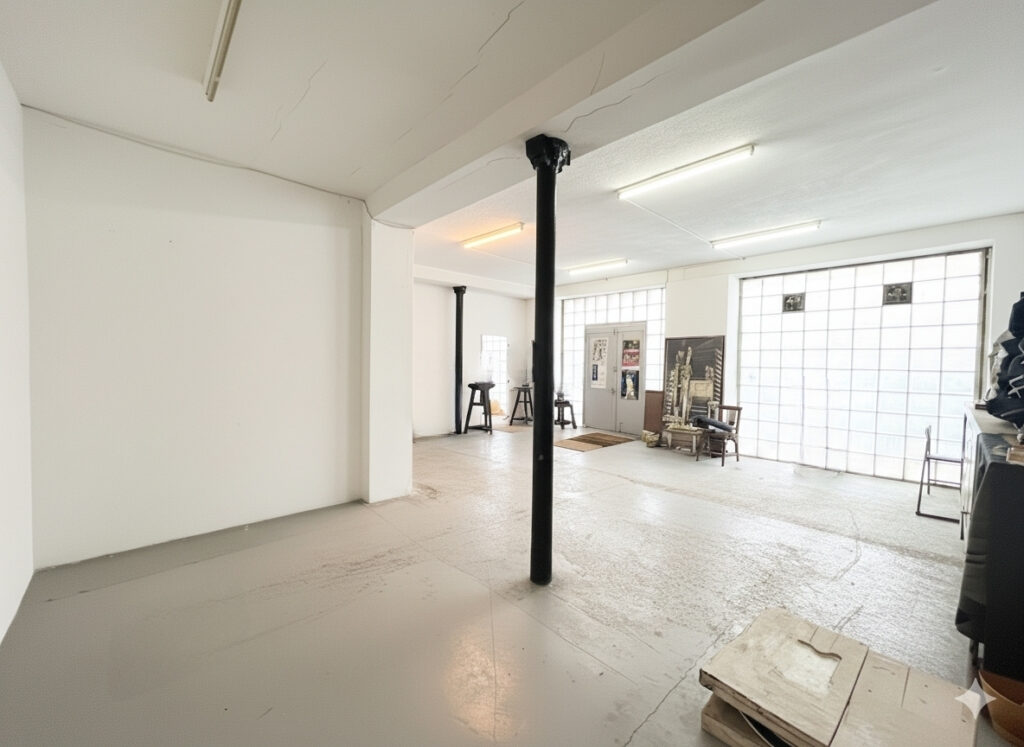 Local au rez- de – chaussée proche place de la Nation