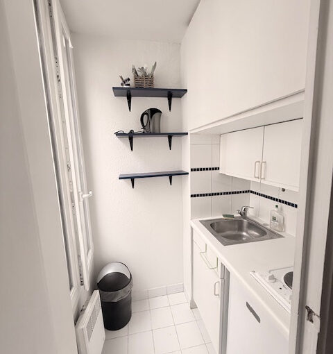 appartement dans le 75012 à Paris de 15.69m²