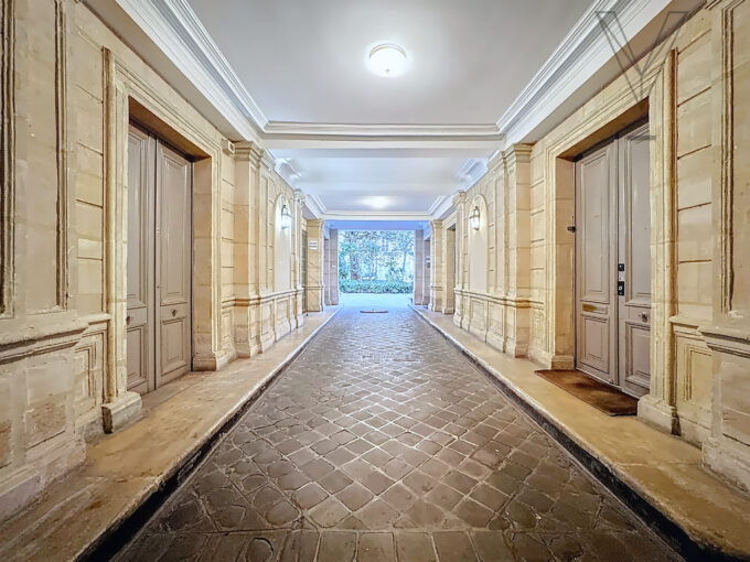 appartement dans le 75011 à Paris de 116m²