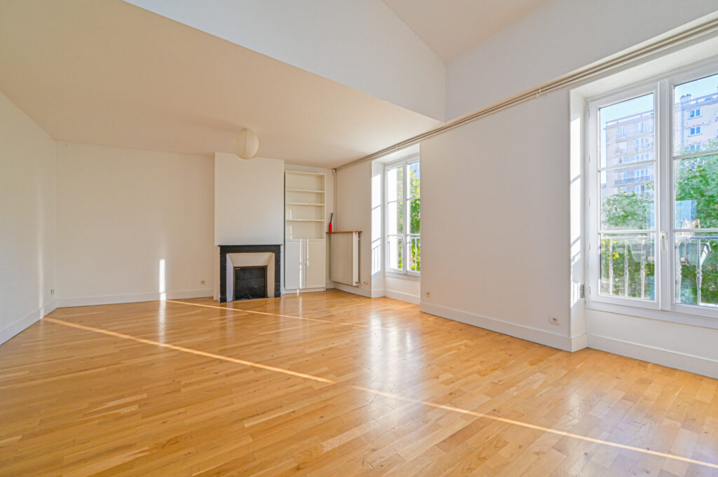 PARIS XII Duplex Traversant Baigné de lumière