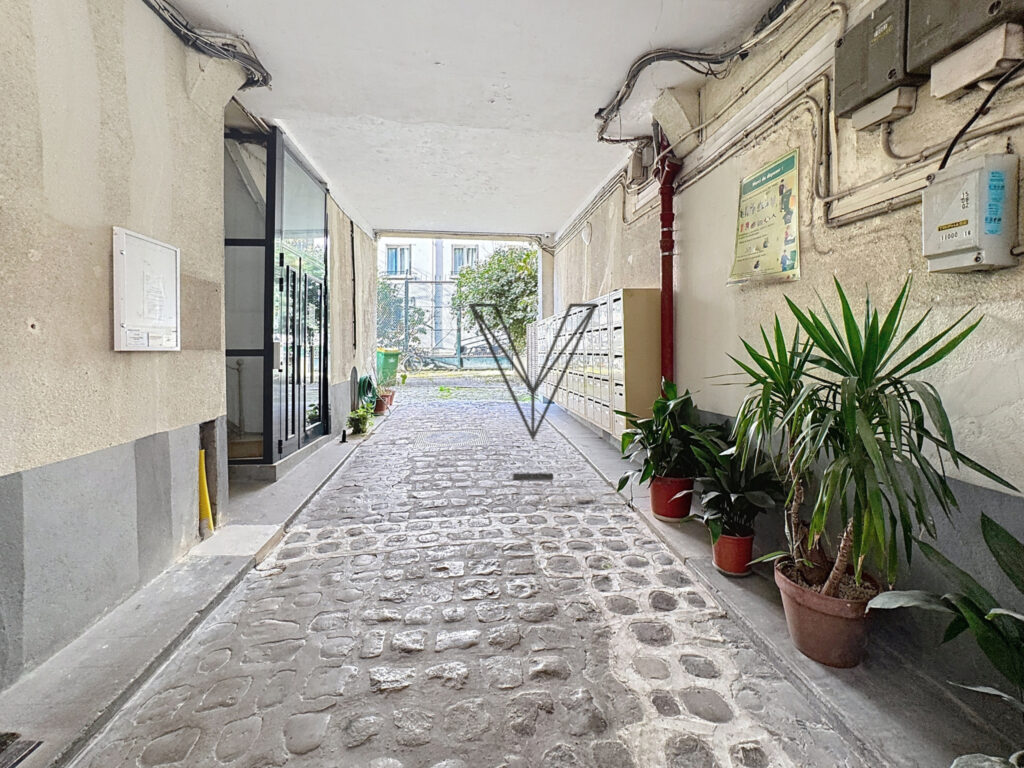 Paris XIe   Quartier recherché / Belle bâtisse XIXe siècle