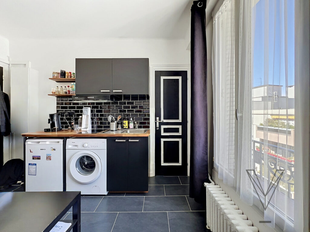Studio rénové avec vue ciel
