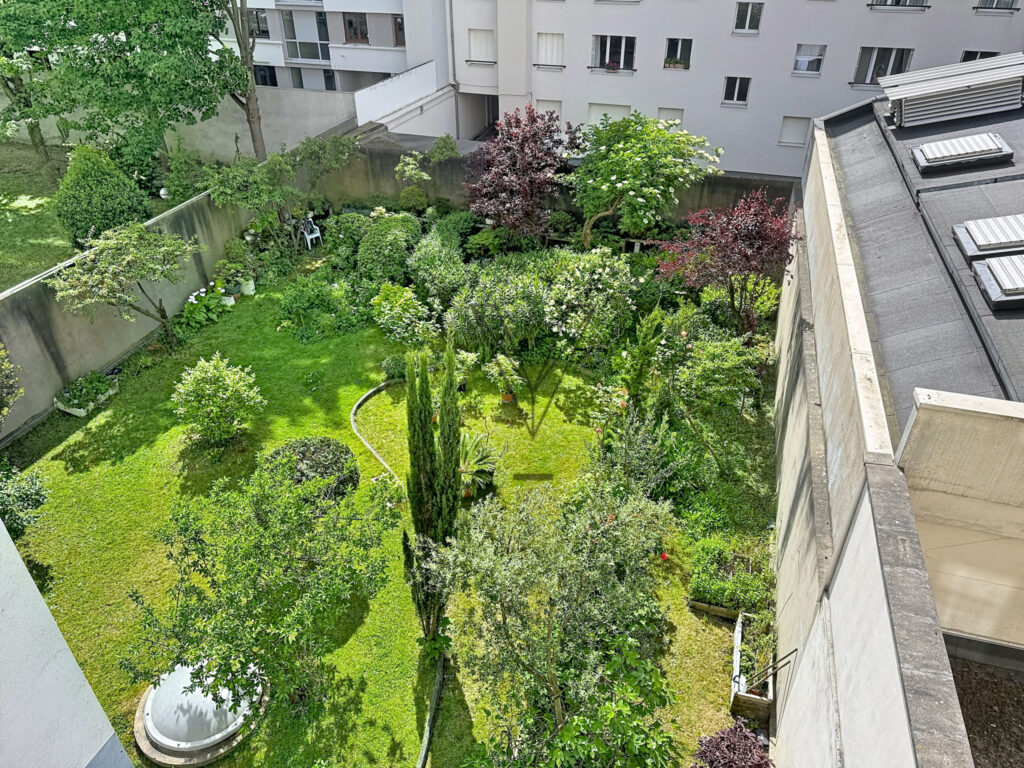 Laumière proche des Buttes Chaumont